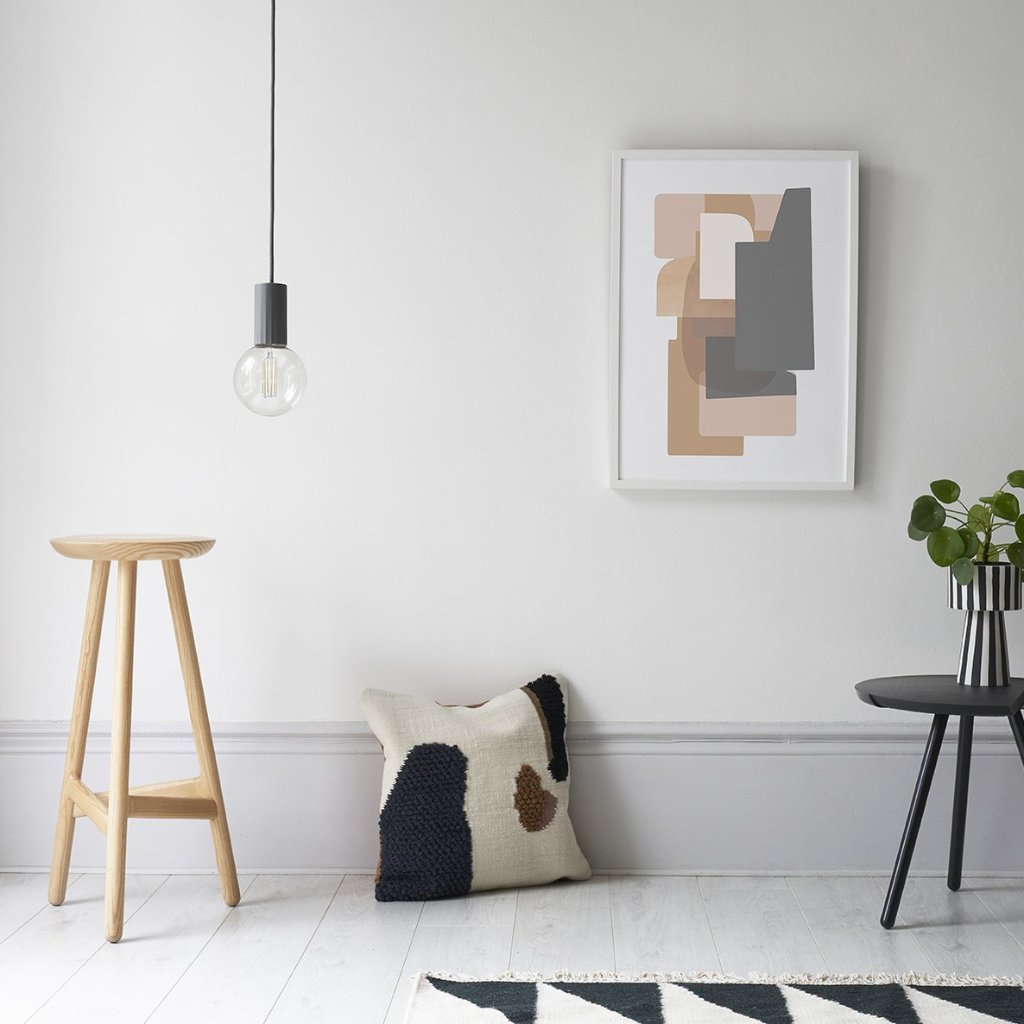 Case Pendant Ninety Stool Eclipse Table